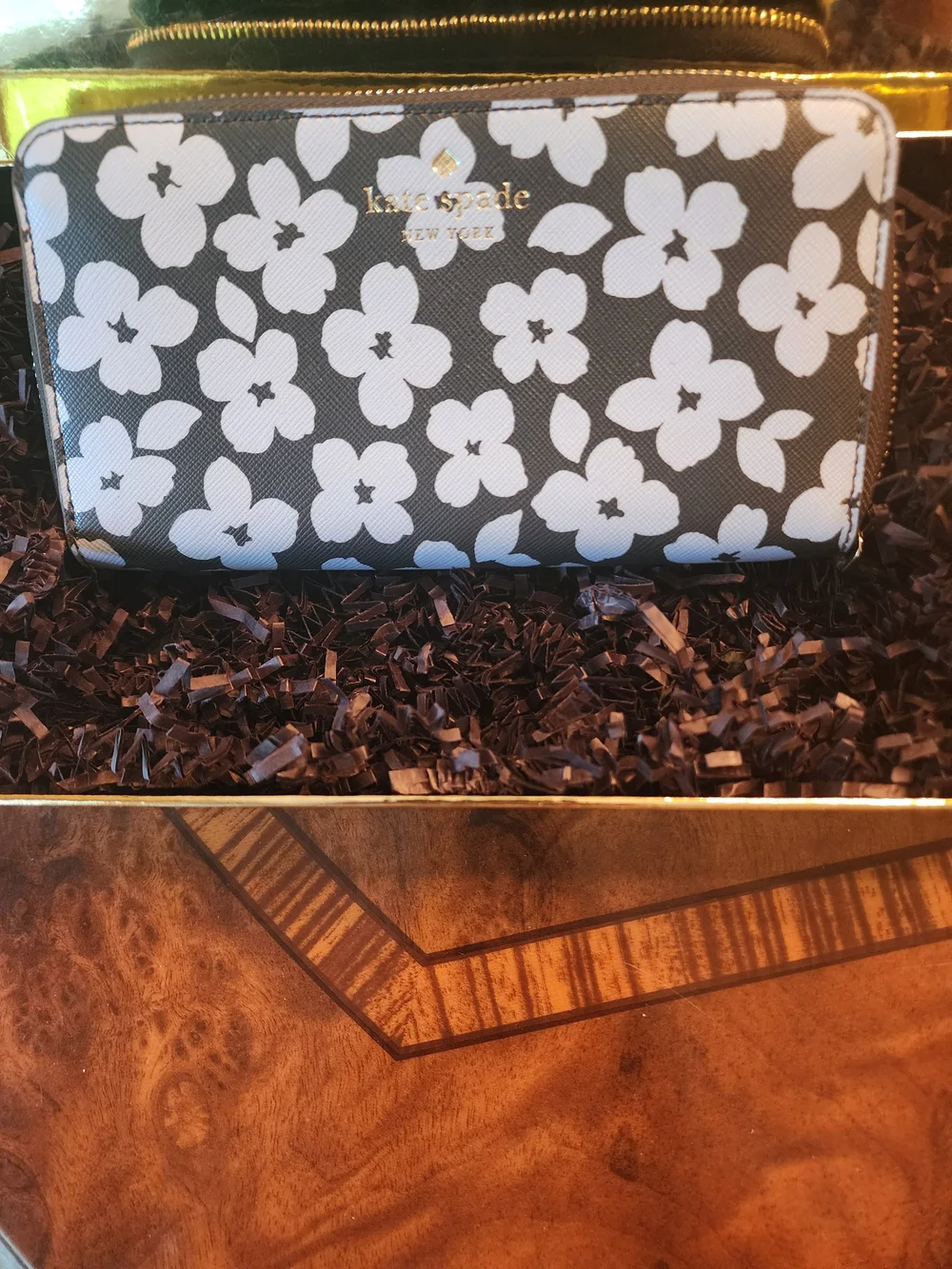 ✨️🌸kate spade Black & White Floral Zip Wallet with Gold Logo & Jewelry Bundle🌸